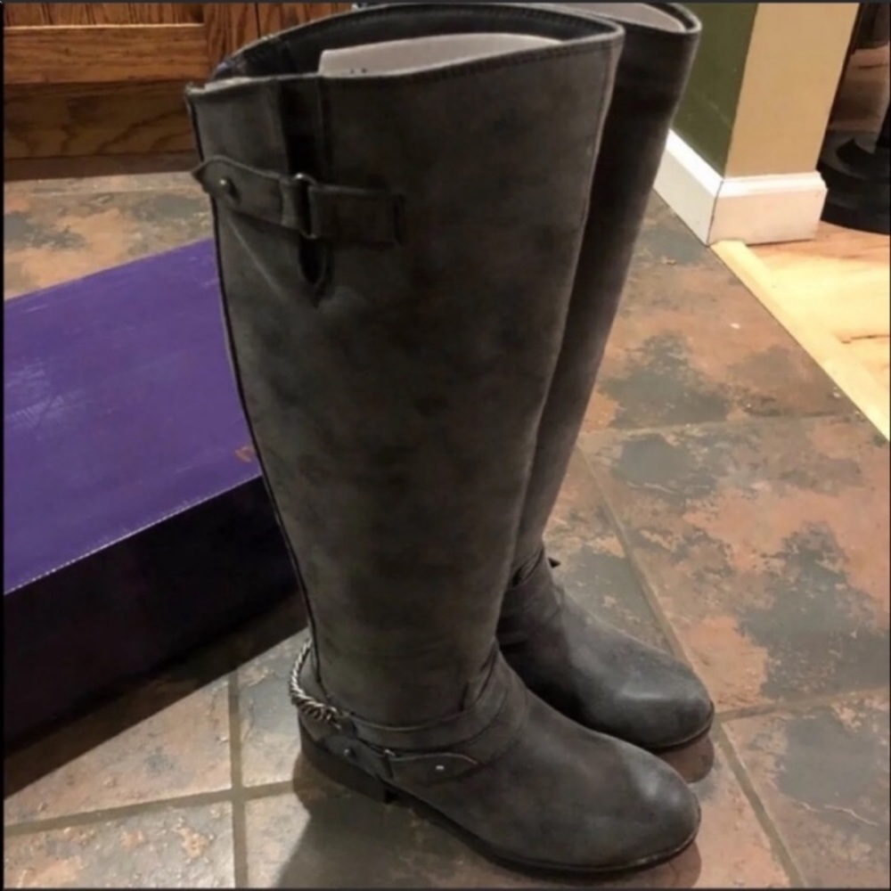 New madden boots size 6 wide calf